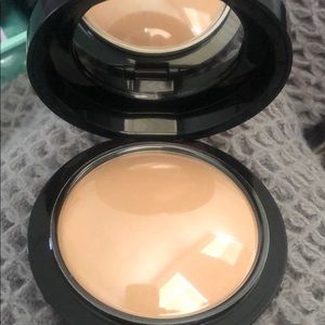 MAC Mineralize Skinfinish